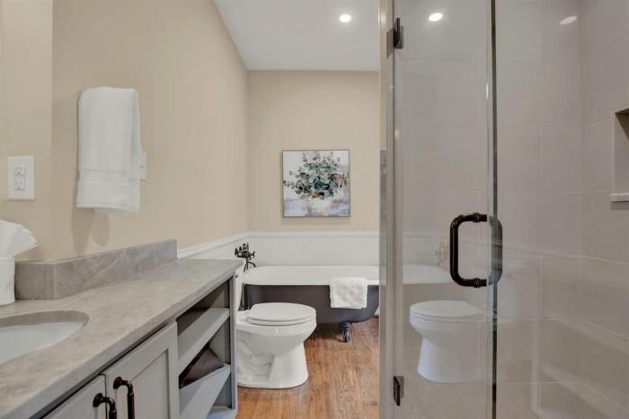 charming craftsman home 2 blks from main st