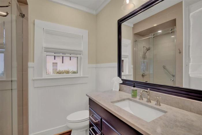 charming craftsman home 2 blks from main st