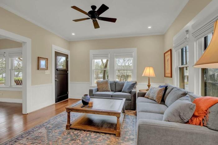 charming craftsman home 2 blks from main st