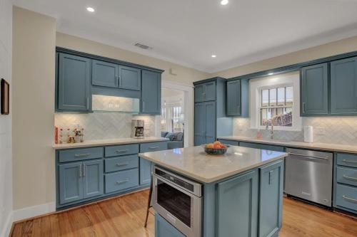 charming craftsman home 2 blks from main st