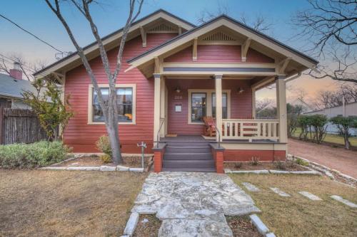 charming craftsman home 2 blks from main st