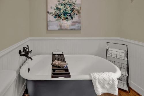 charming craftsman home 2 blks from main st
