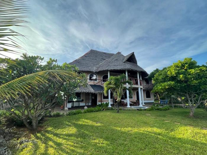 wagawimbi villa 560 m2 breathtaking view of the indian ocean kenya