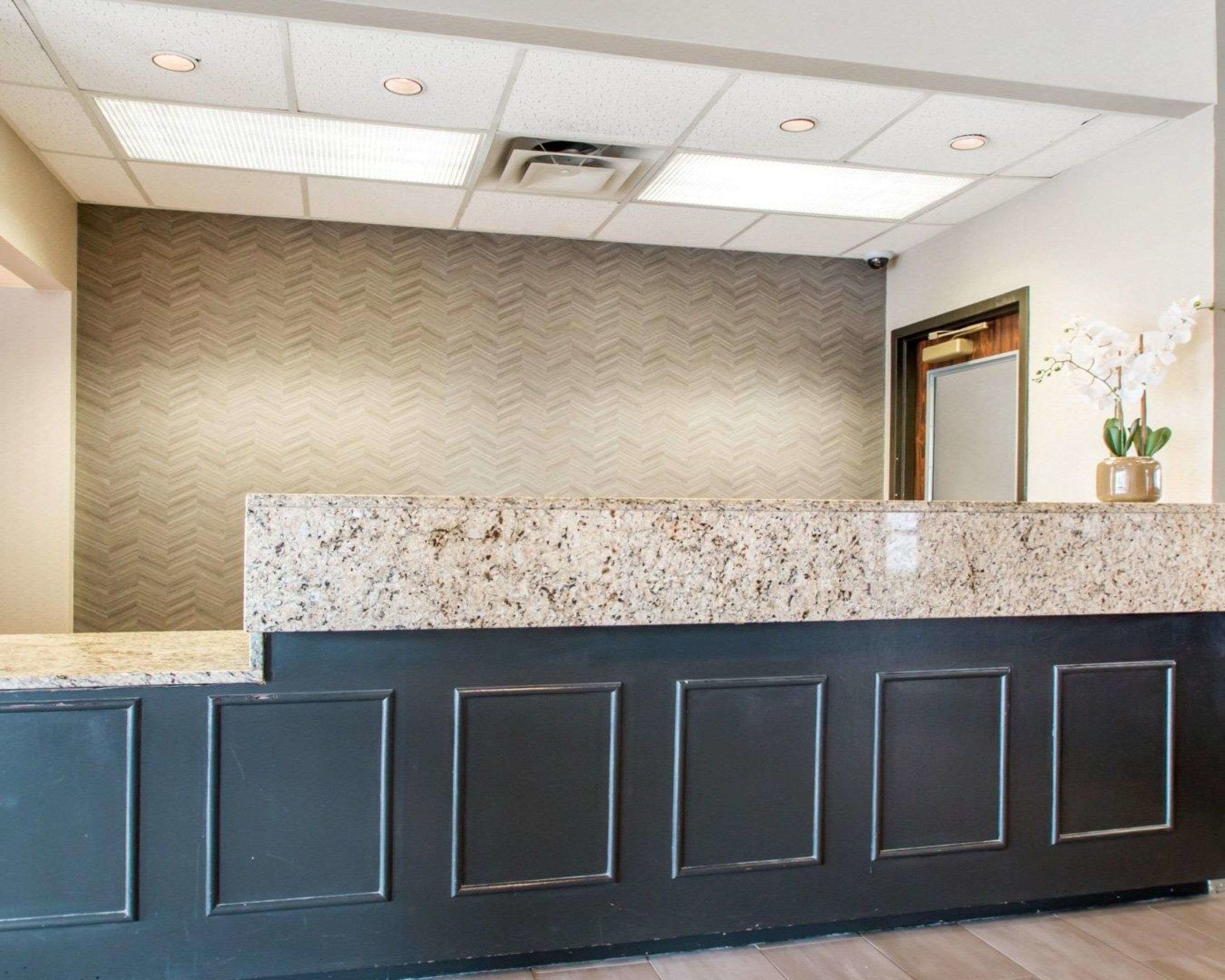 clarion inn and suites springfield