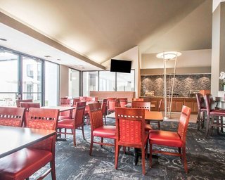 clarion inn and suites springfield
