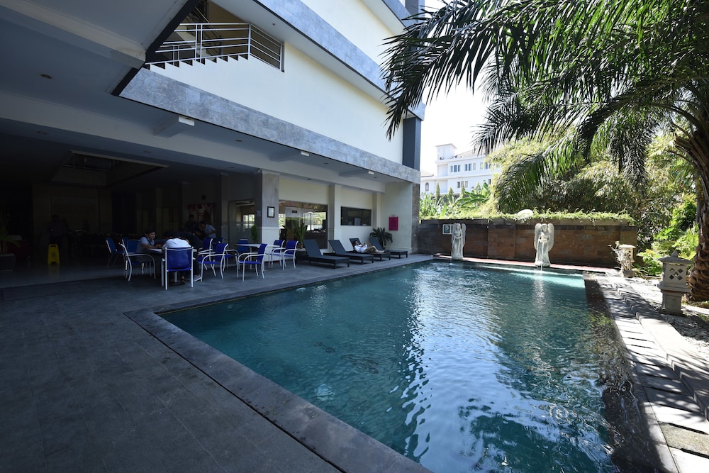 puri saron hotel denpasar