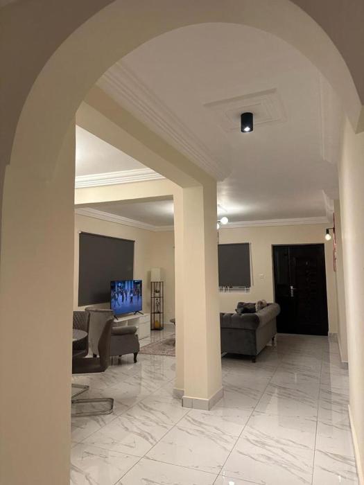 3 bed apartment sleeps 6 ensuites parking wifi