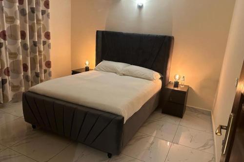 3 bed apartment sleeps 6 ensuites parking wifi