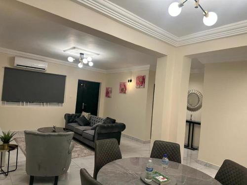 3 bed apartment sleeps 6 ensuites parking wifi