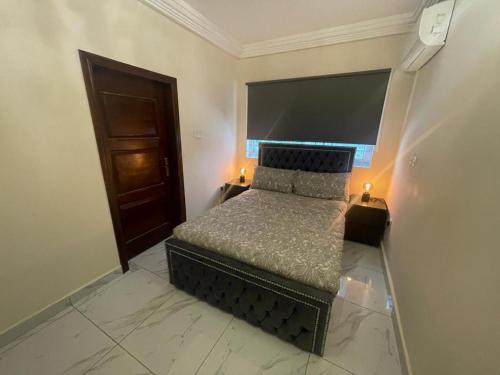 3 bed apartment sleeps 6 ensuites parking wifi