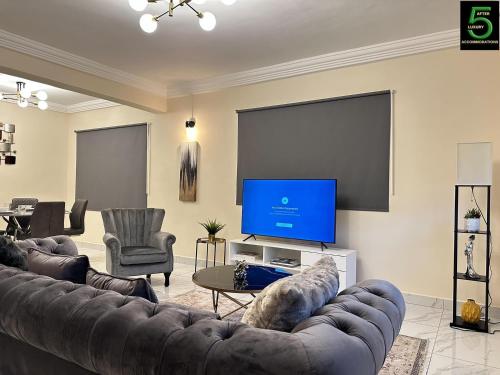 3 bed apartment sleeps 6 ensuites parking wifi