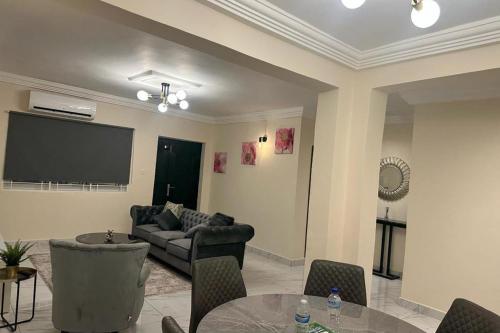 3 bed apartment sleeps 6 ensuites parking wifi