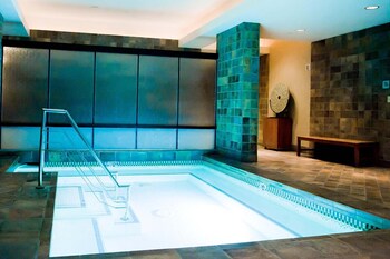 lucky gem penthouse suites at mgm signature