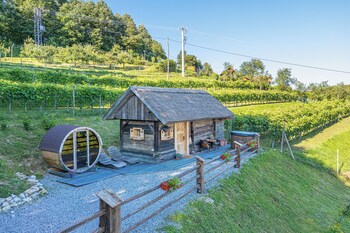 glamping paradise skatlar