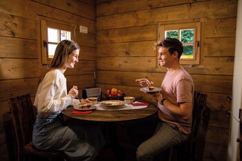 glamping paradise skatlar
