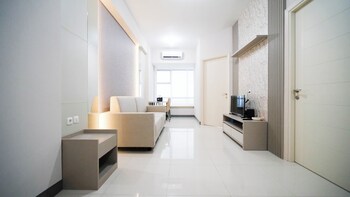 cozy and homey 2br at benson supermall mansion apartment