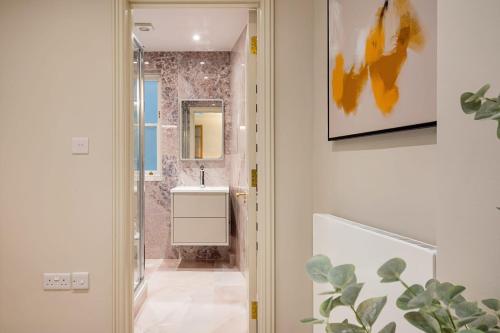 marble arch suites