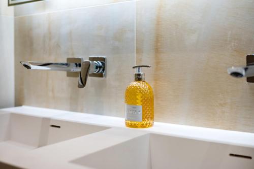 marble arch suites