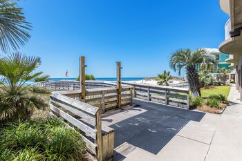 royal palms 1303