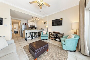 royal palms 1303