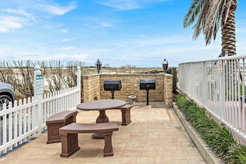 royal palms 1303