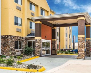 Comfort Inn & Suites Waterloo - Cedar Falls,Evansdale>>Black Hawk County,3 star