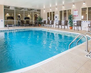 Comfort Inn & Suites Waterloo - Cedar Falls,Evansdale>>Black Hawk County,3 star