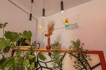 first hostel bucur 21