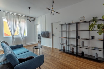 first hostel bucur 21