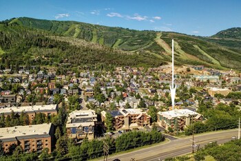 town pointe by kbm