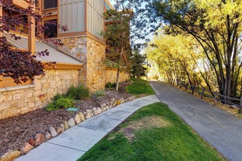 town pointe by kbm