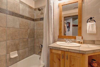 town pointe by kbm