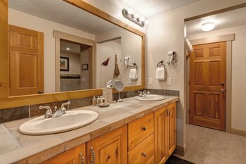 town pointe by kbm