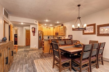 town pointe by kbm