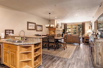 town pointe by kbm