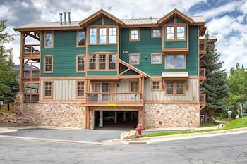 town pointe by kbm