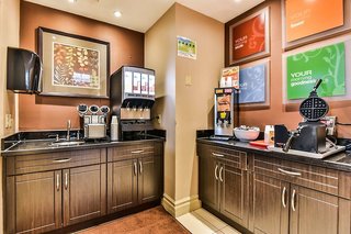 comfort inn and suites ambassador bridge