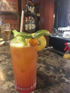 avocado hotel restaurant bar