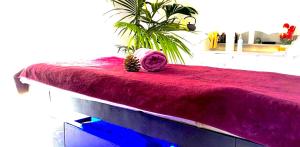 avocado hotel restaurant bar