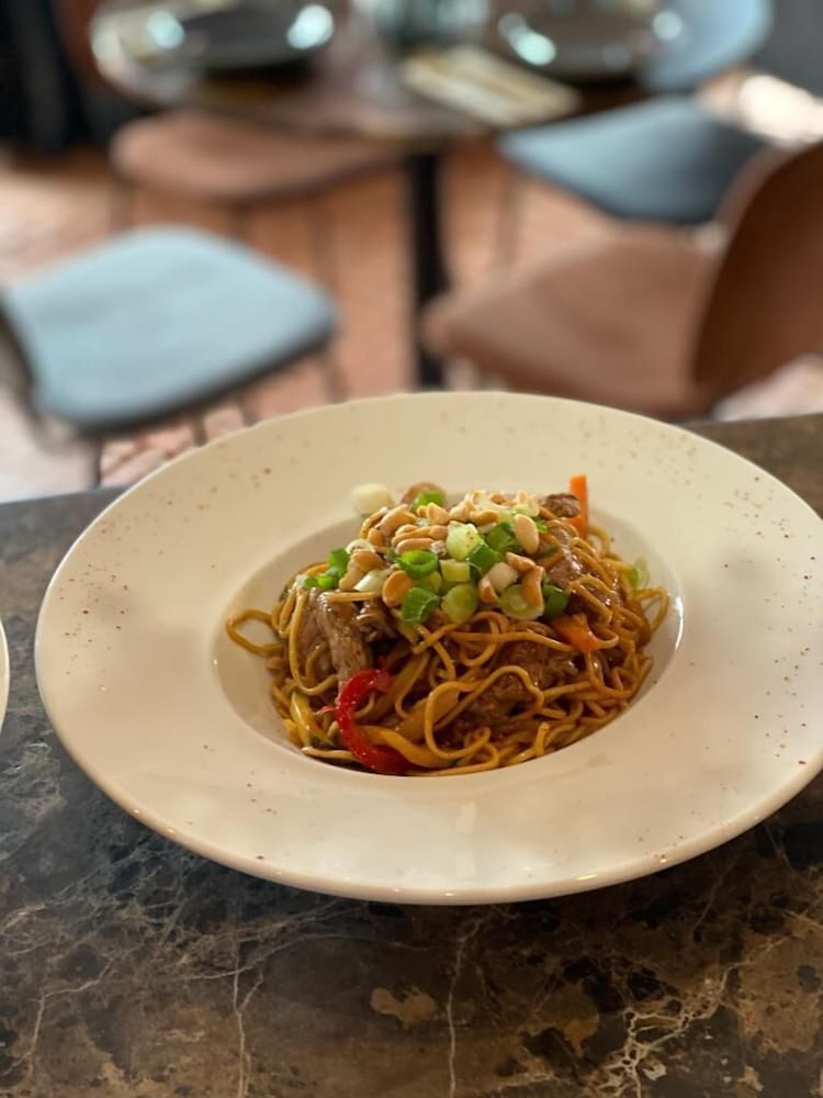 avocado hotel restaurant bar