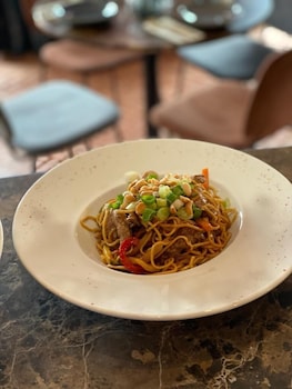 avocado hotel restaurant bar