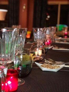 avocado hotel restaurant bar