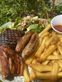 avocado hotel restaurant bar