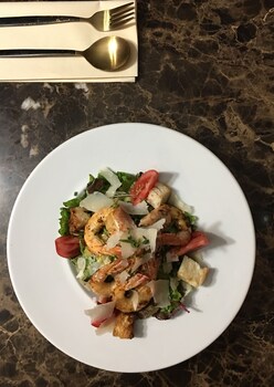 avocado hotel restaurant bar