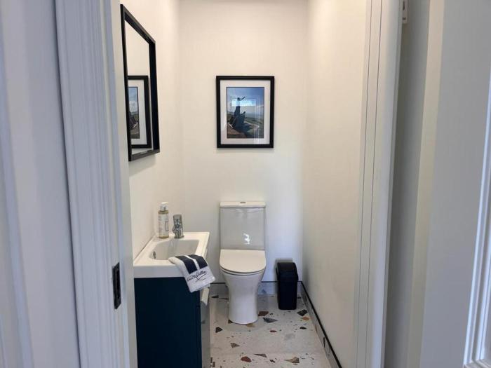 sunset cottage sleeps 6 parking garden