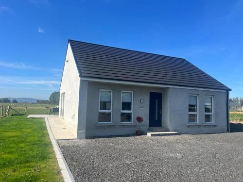 sunset cottage sleeps 6 parking garden