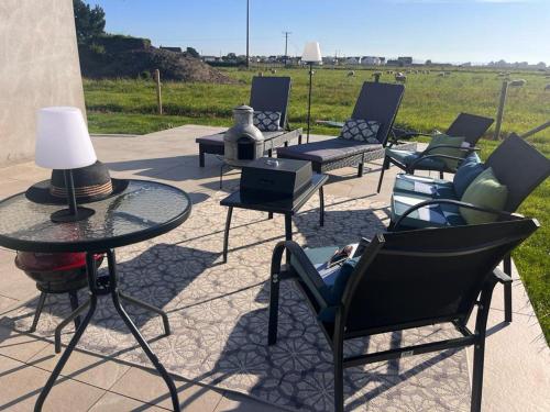sunset cottage sleeps 6 parking garden