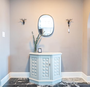 atl downtown condo with free parking