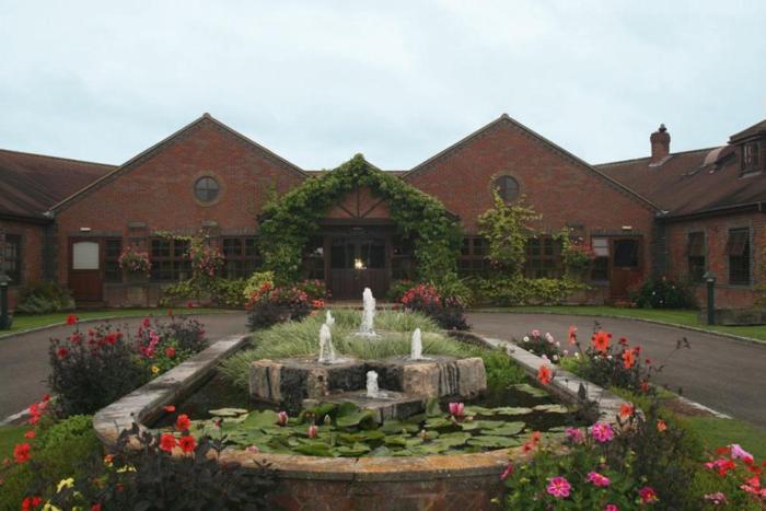 bernwood park hotel