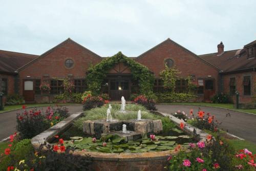 bernwood park hotel